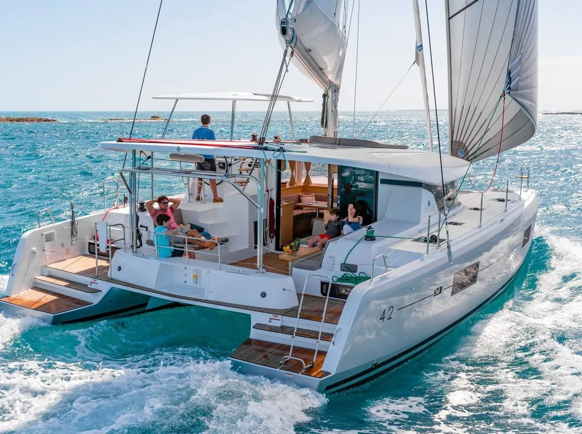 Lagoon 42 · Silver Moon photo 2